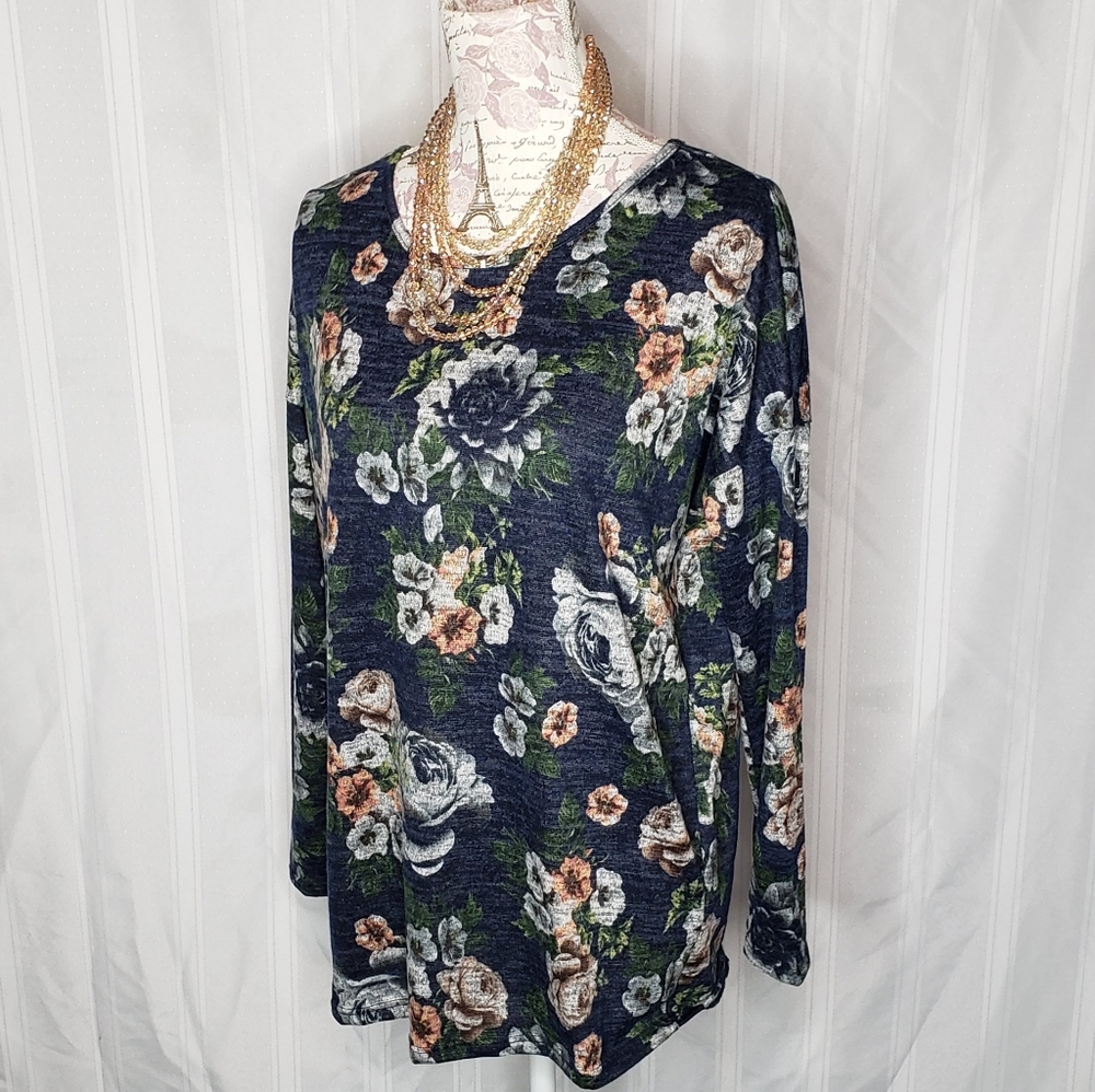 Xs Gorgeous Urban Pullover By A&D